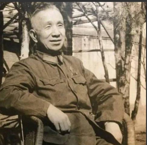 1955年，我国授衔结束后，蒋介石也很快得知了消息。当下属将十大元帅的名单，呈到