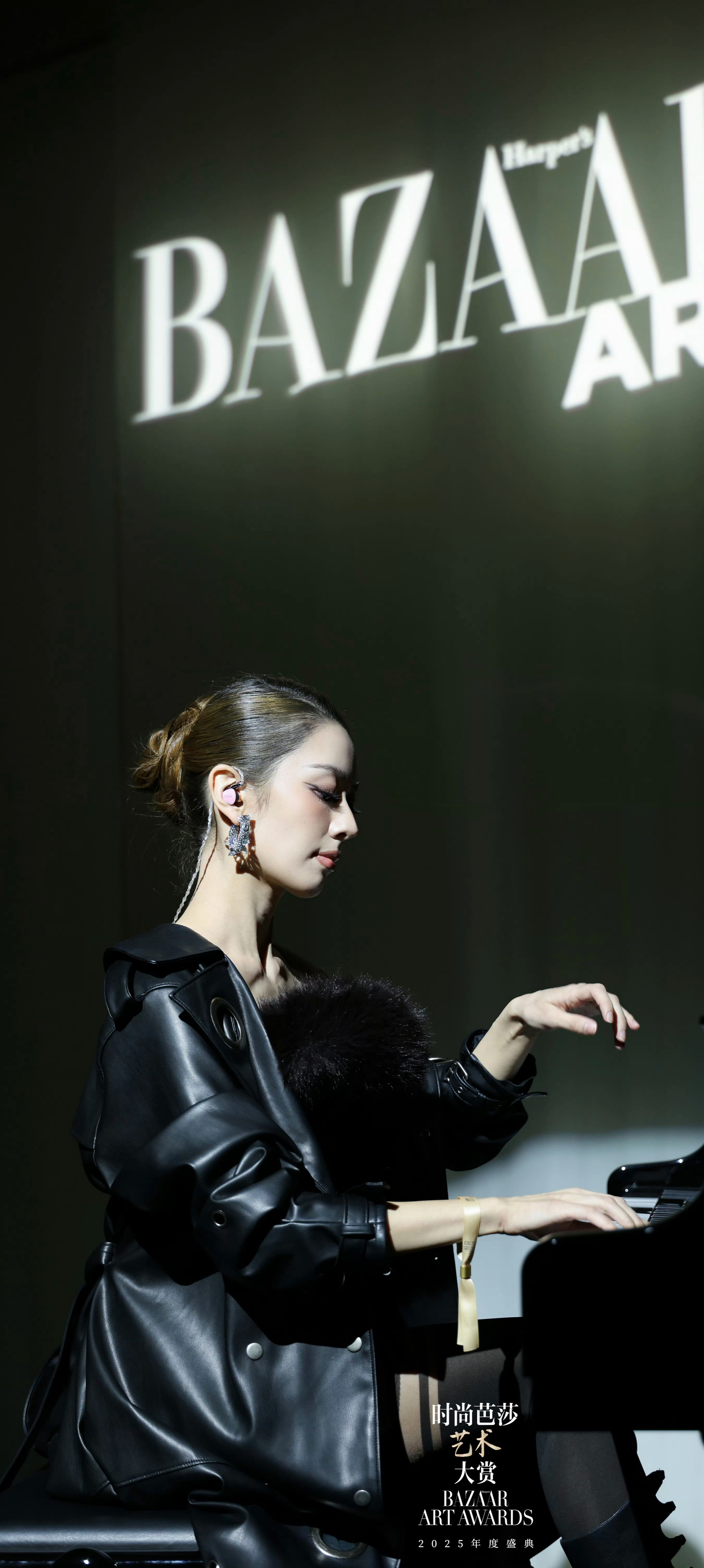 吉娜爱丽丝古希腊掌管……的神时尚芭莎艺术大赏