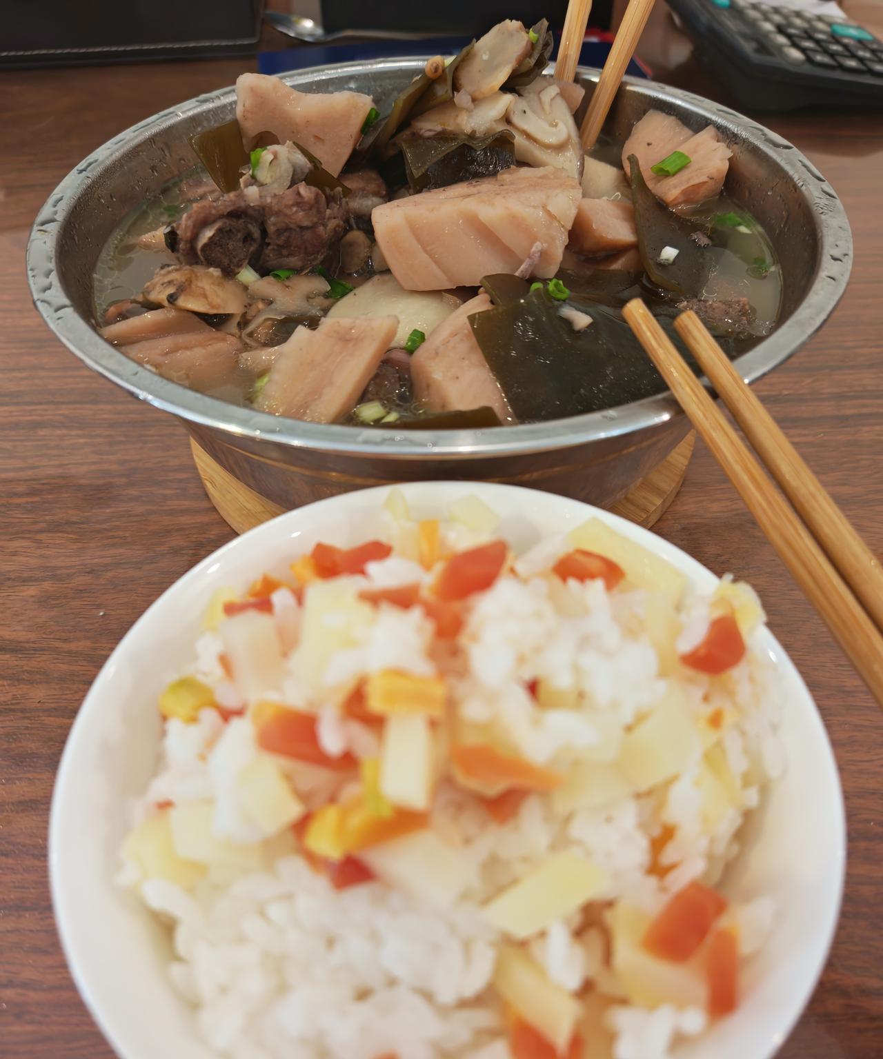 可能是遗传的原因吧，我这个人想长胖2斤太难了，牙齿都吃痛了都长不了多少。但想瘦