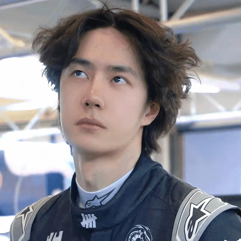 王一博我妹妹心尖尖上的男人你可以她长得不美你能说她老公模样不俊你能说她儿