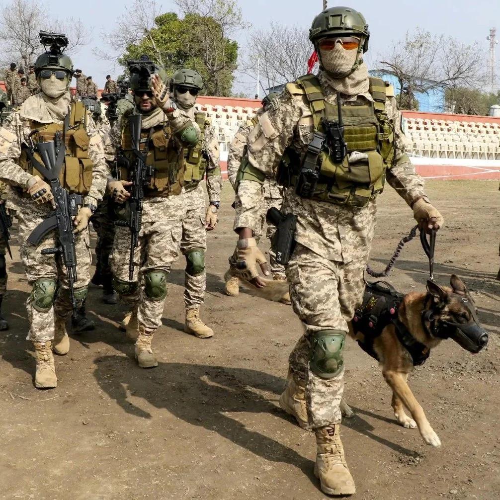 印度特种部队士兵与阿卡203现在阿卡203已经大量装备印度军队