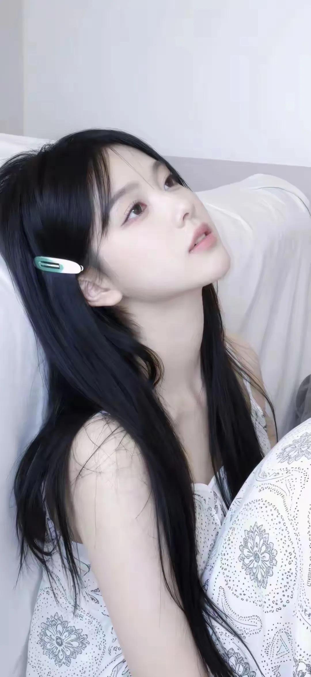 清纯美女，自然清雅。