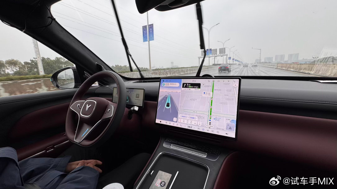 第一次在公开道路坐L3的车这辆岚图泰山Ultra用华为方案带着四个激光雷达包括华