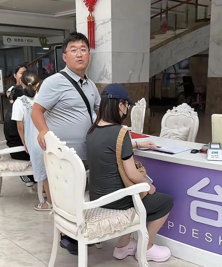 笑神姜涛和老婆一起产检做彩超，坦言自己四十岁能来个孩子太不容易了。不得不说姜涛