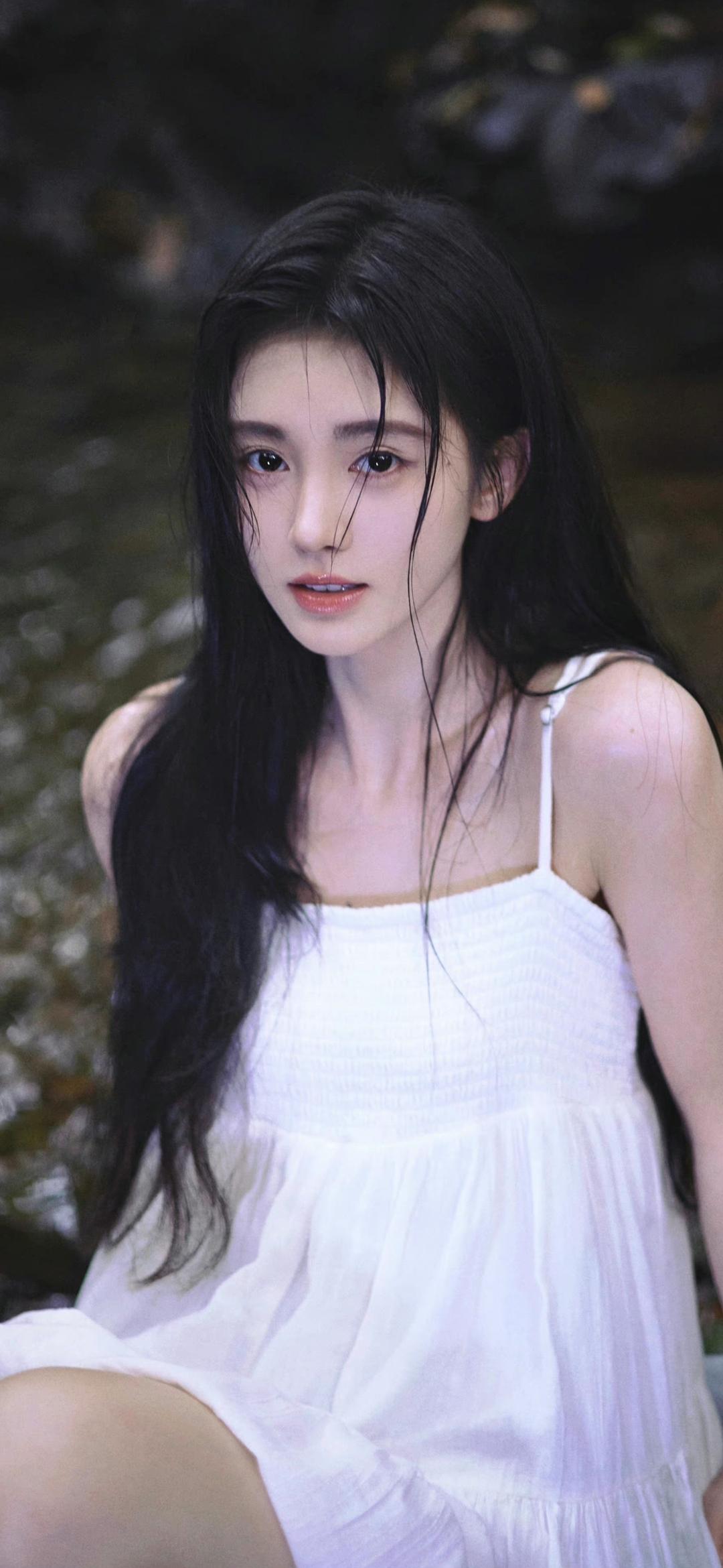 鞠婧祎。