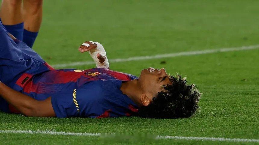 亚马尔腘绳肌撕裂或赛季报销，可能伤停5周仍有望赶上世界杯西甲第33轮巴萨1-0击