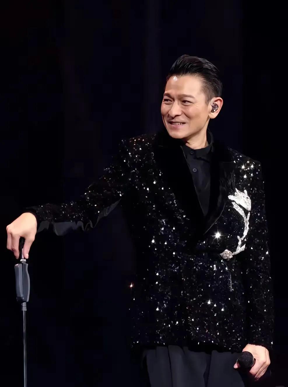 刘德华昨晚怕是都难以入眠了。他辗转反侧，怎么也想不明白。明明早在10天前，也