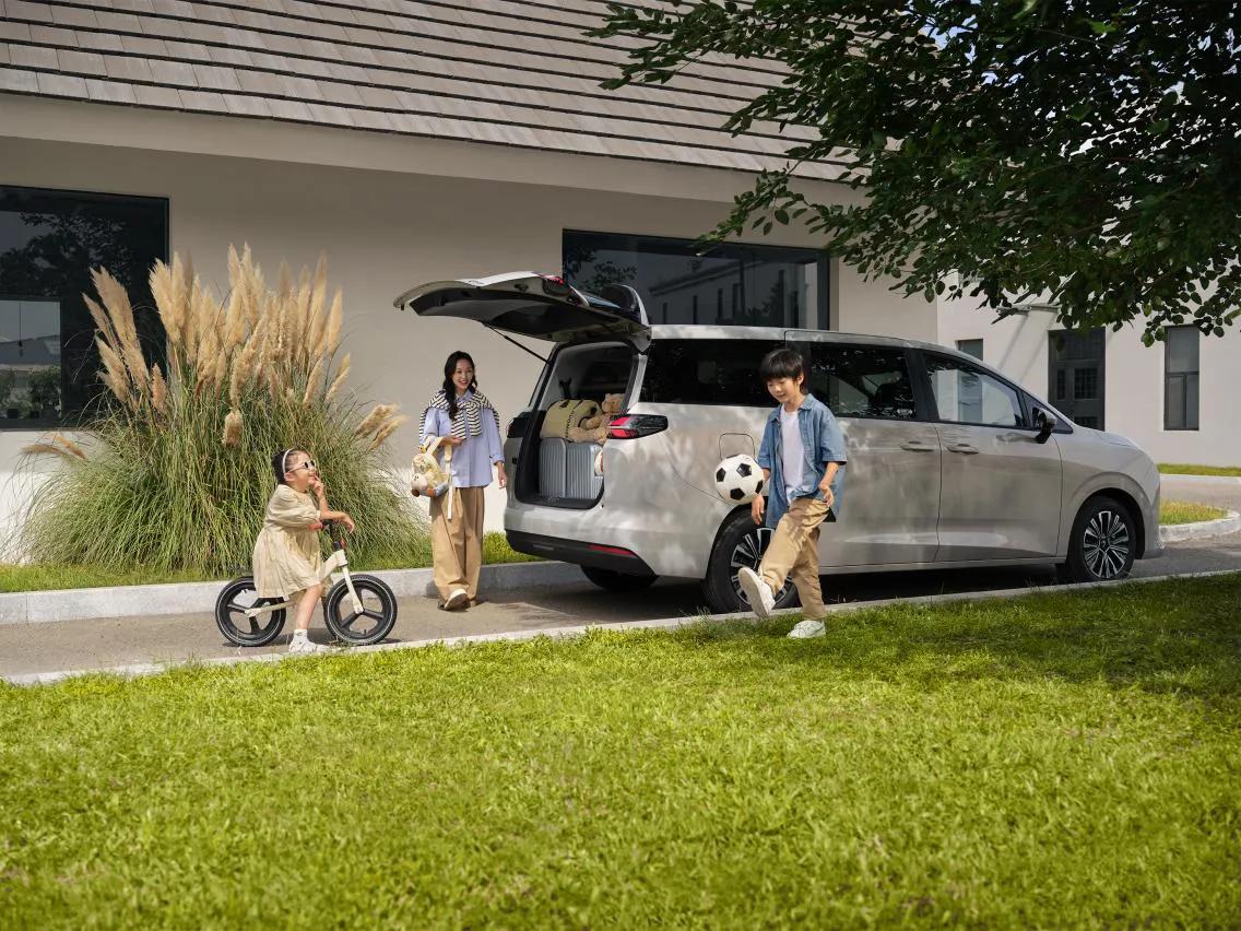 万众期待的星光730终于来了！上市价7.3万-10.98万，这价格你可能不太敢信