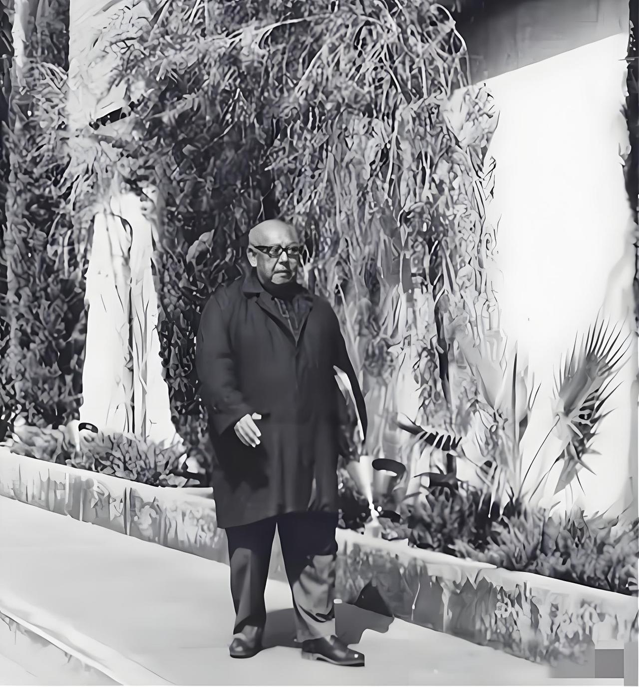 1949年，马鸿逵在台北的一家清真餐厅遇到了同样来此就餐的马步芳之子马继援，想到