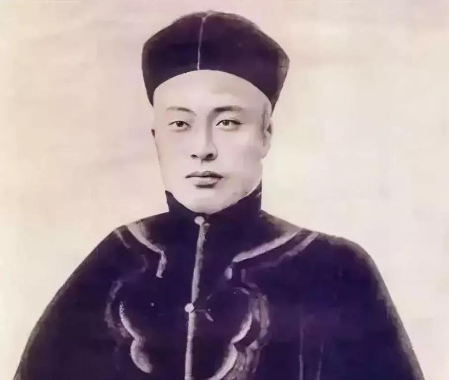 说白了，良弼这号人物，表面看是个没实权的“破落户”，可偏偏成了压垮大清的最后那根