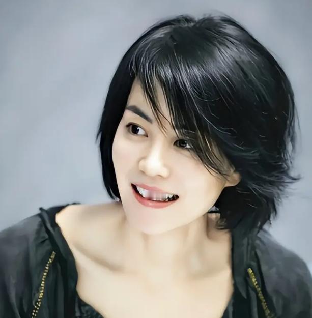 2013年王菲与李亚鹏离婚后赴西藏礼佛，90岁的李敖隔着屏幕扔出“愚妇到西藏取经