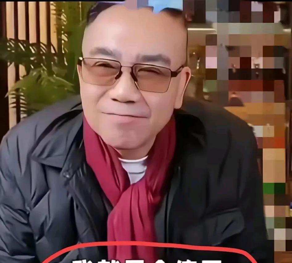 网红贝勒透露：“杨议5.18拜师收徒宴在南开宝轩渔府二楼订了十桌”。关键是候二