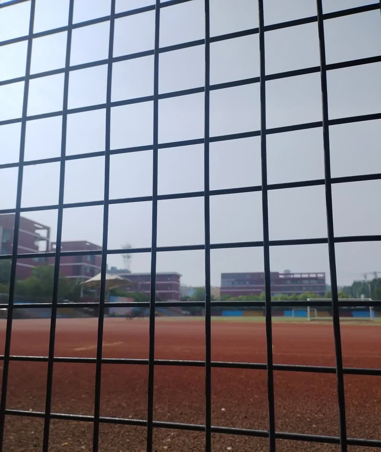 兜兜转转，枣庄五中进城了。58年诞生于邹坞镇的枣庄五中高中部这么多年经历了沉