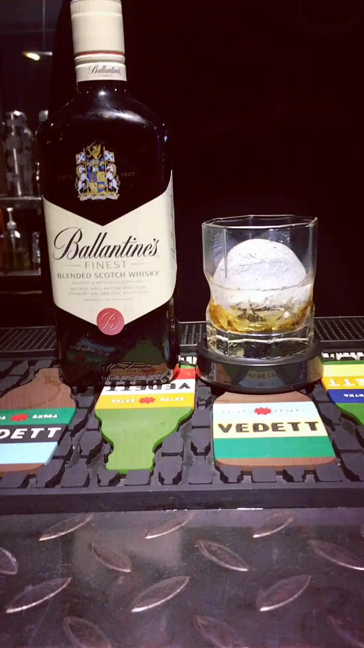 Whiskey Lullaby威士忌安魂曲 --Brad Paisley &