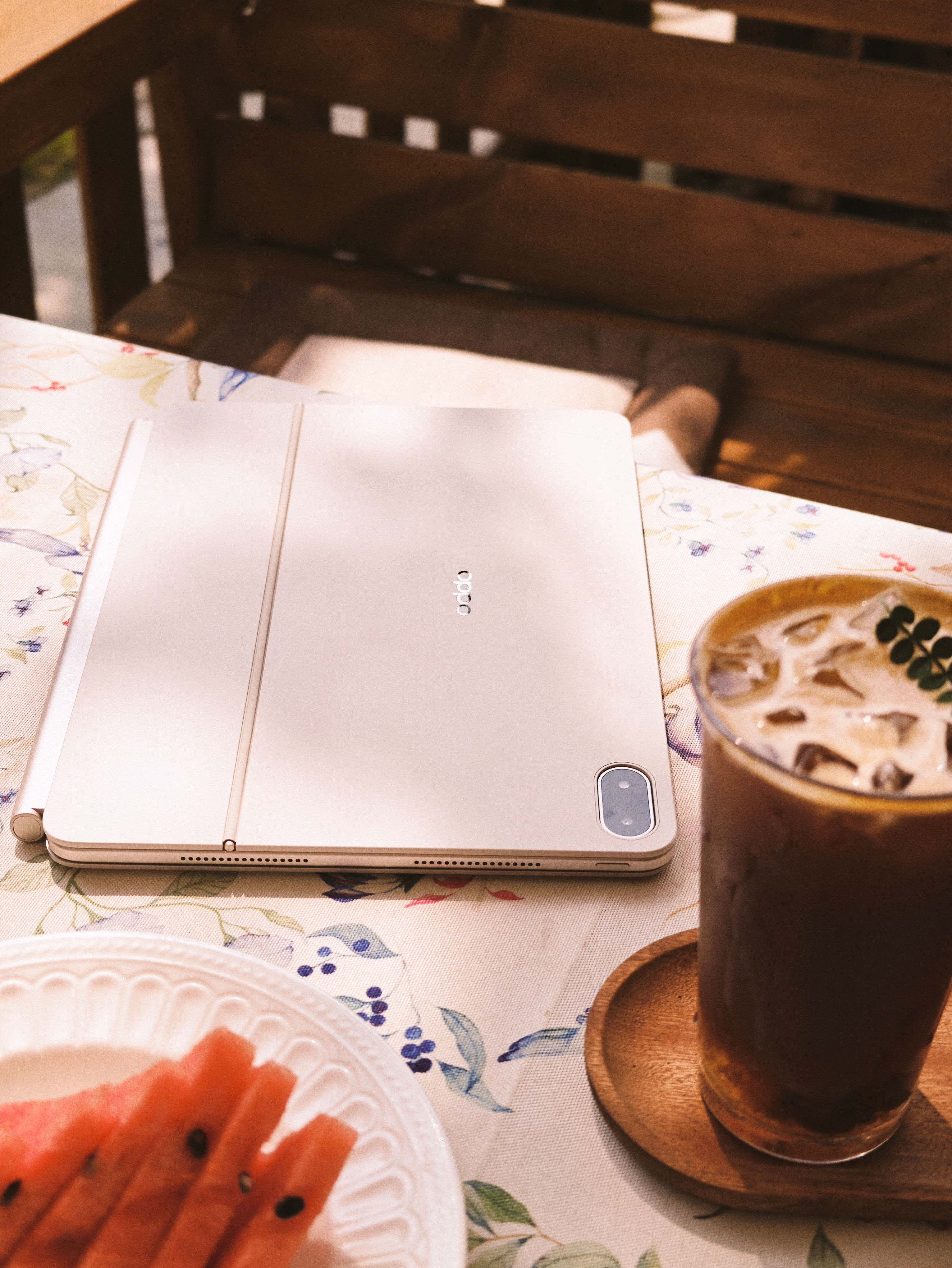 听说我手里这台OPPOPad5Pro可以发了？！那我将带着这台平板喝遍每个