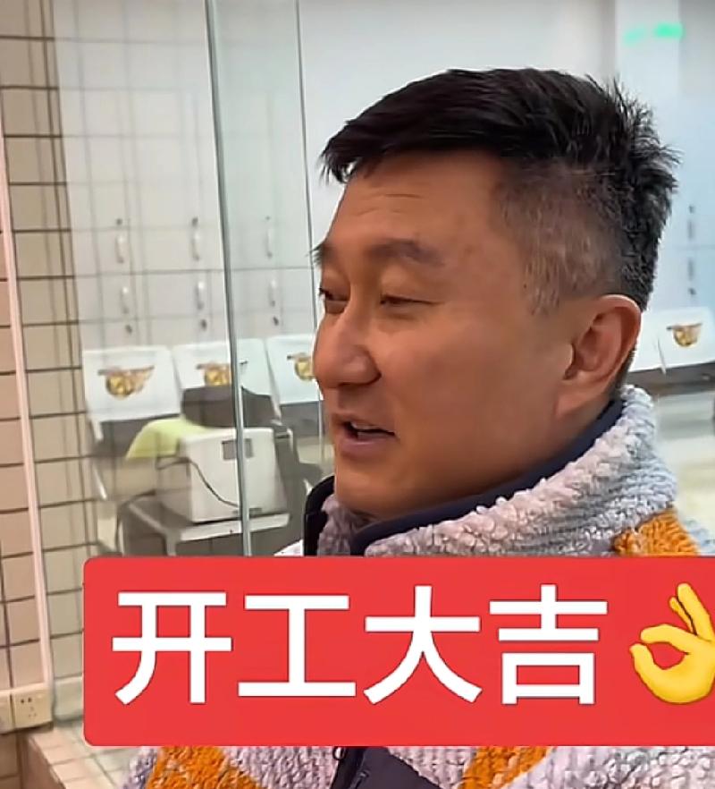 杜锋说“开工”，其实宏远初五开训，CBA假期马上结束，赛制逼强队强化外援储备