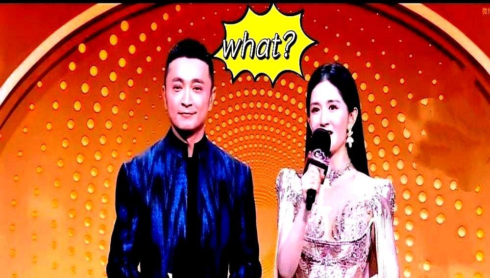 康辉当着全国观众的面，对谢娜说：“我跟你没法正常沟通。”汪涵念广告词时，她