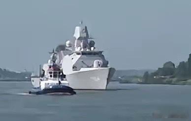 卢克文谈荷兰军舰闯南海这事，之所以这样肆无忌惮，也是有特殊的原因。首先，肯定不担