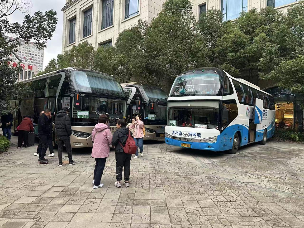 三峡游轮游日记｜第二天：游三峡人家今天吃完早餐从宜昌恒大酒店乘车到观音渡口，