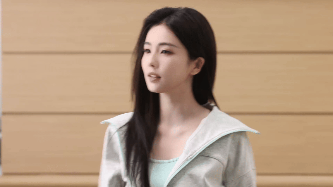 白鹿运动风大片既视感白鹿心有热爱自带光芒白衫绿境勾勒春日清新，每帧都洋溢蓬勃朝气