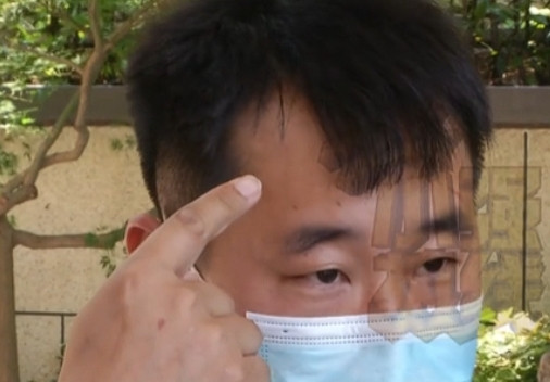 坑死了！浙江，一男子去理发，要求不要太短，不料理发师表示：我理发理别插嘴！事后男