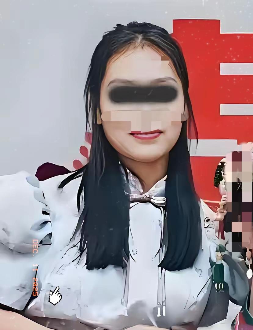 金毛被判后，白三姐的下场惨了整个事件的导火索也是因为金毛的小三白某引起，她明知