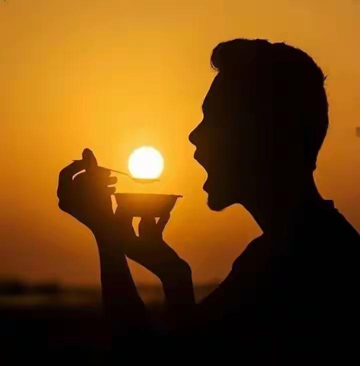 有时候，沉默不是冷漠，而是一种对自己最好的保护。你有没有发现，年纪越大，心里话越