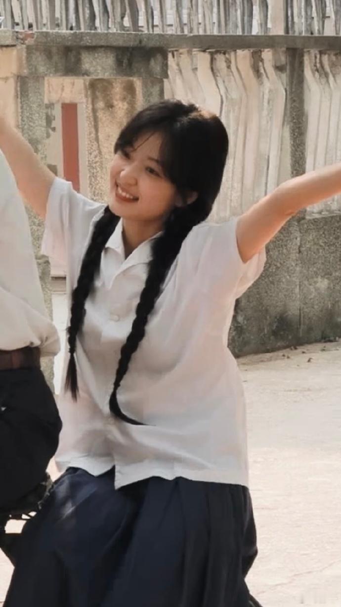 孙千费霓全肯定孙千费霓全肯定真的是好萌好可爱呀，看到小狗笑的时候，真的是把我