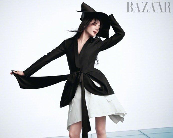 迪丽热巴时尚芭莎开年刊来了，时尚两个字轻轻拿捏