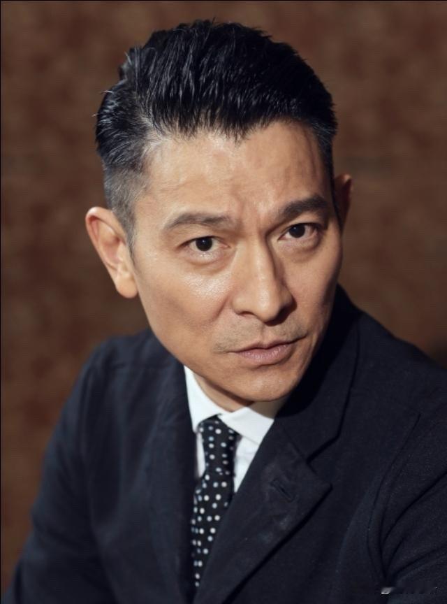 刘德华会不会再胖一点更加好看呢？大家发现没有，近两年来通过各种媒体发现天王刘