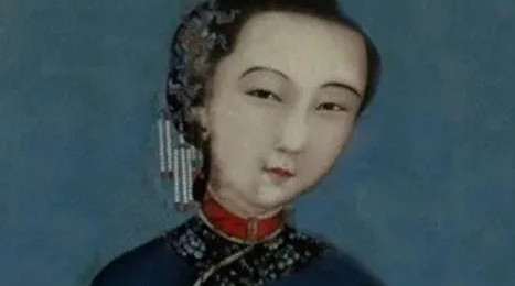 1900年，慈禧问周莹：“你有丈夫吗？”周莹回答说：“太后，我守寡14年了！”慈
