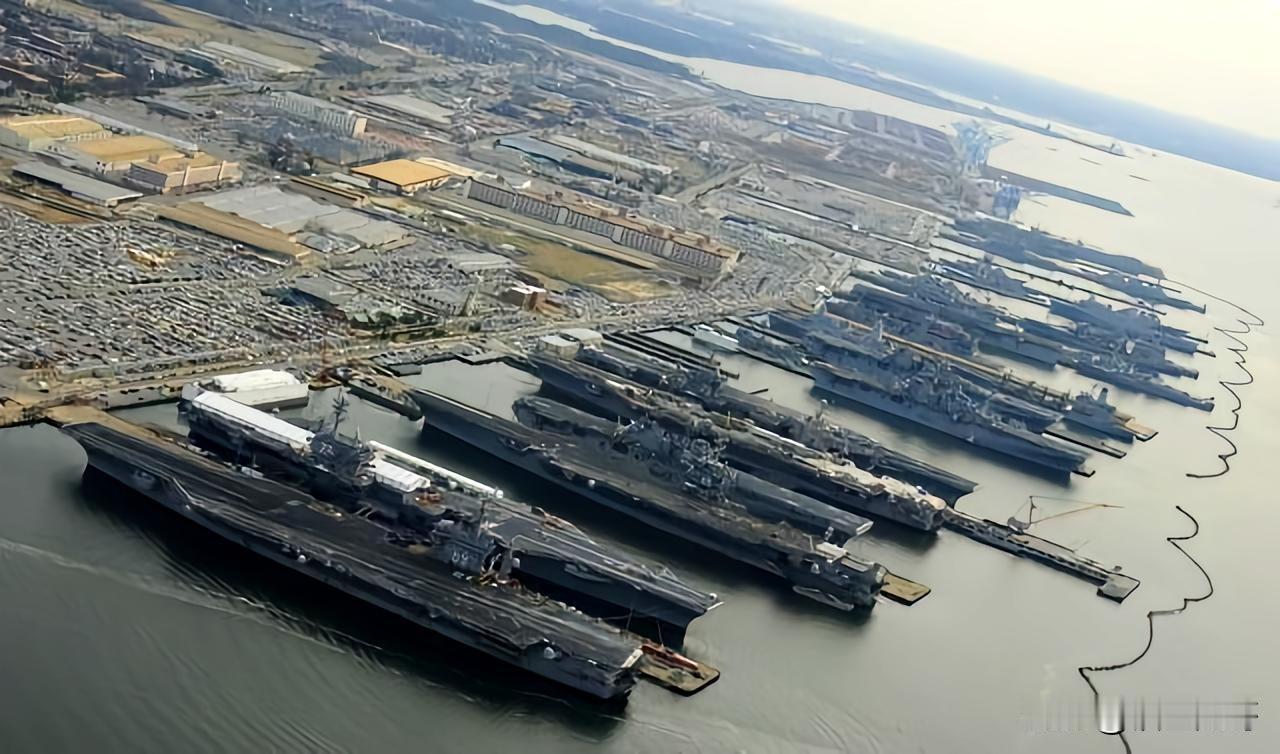 美国海军诺福克海军基地是全球最大的海军基地。该基地位于弗吉尼亚州东南部，切萨皮克