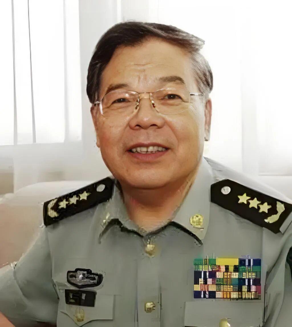 军旅深耕数十载初心不改担使命他曾任兰州军区政委肖华专职秘书。39岁任兰州