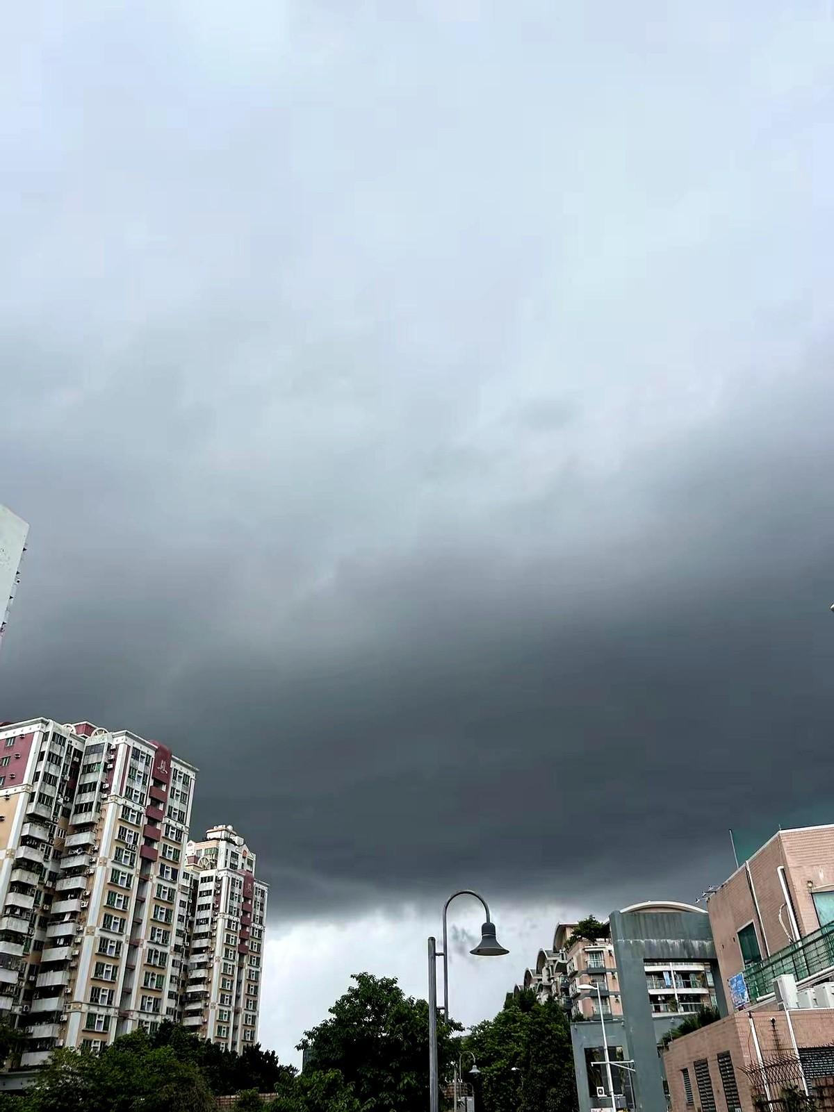 资本家给普通人设定的五大陷阱，一起来看看，你到底中了几个？现在刷短视频跟嗑瓜