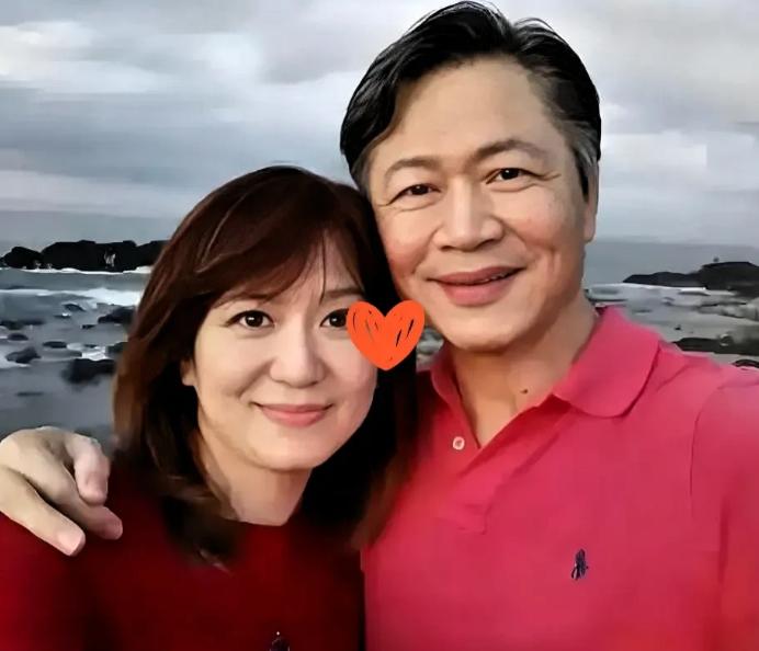 赖岳谦要搬来大陆了？你敢信？赖岳谦夫妇最近直播时，亲口说可能要移居大陆！这话