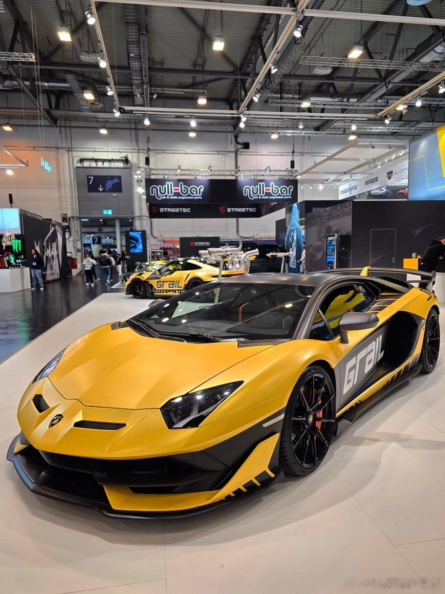 Car时尚LamborghiniAventadorSVJ..兰博基尼Av
