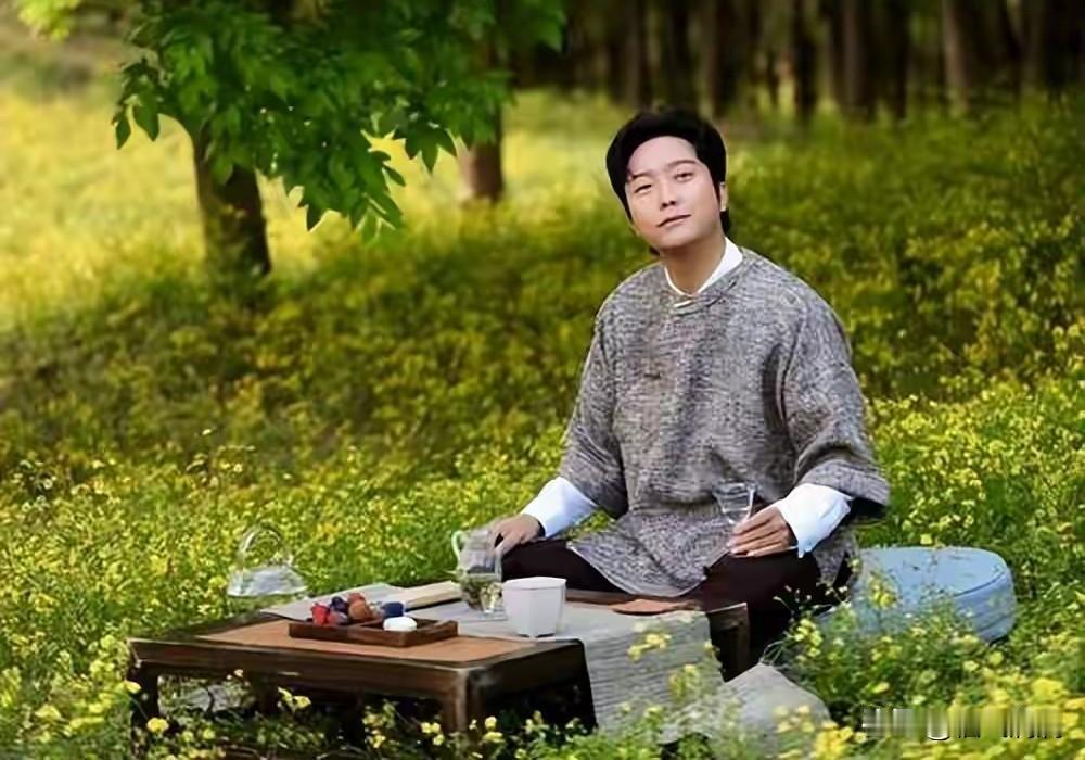 李玉刚这波操作，网友看了直呼“活通透了”。北京238平大平层换浙江松阳青瓦房