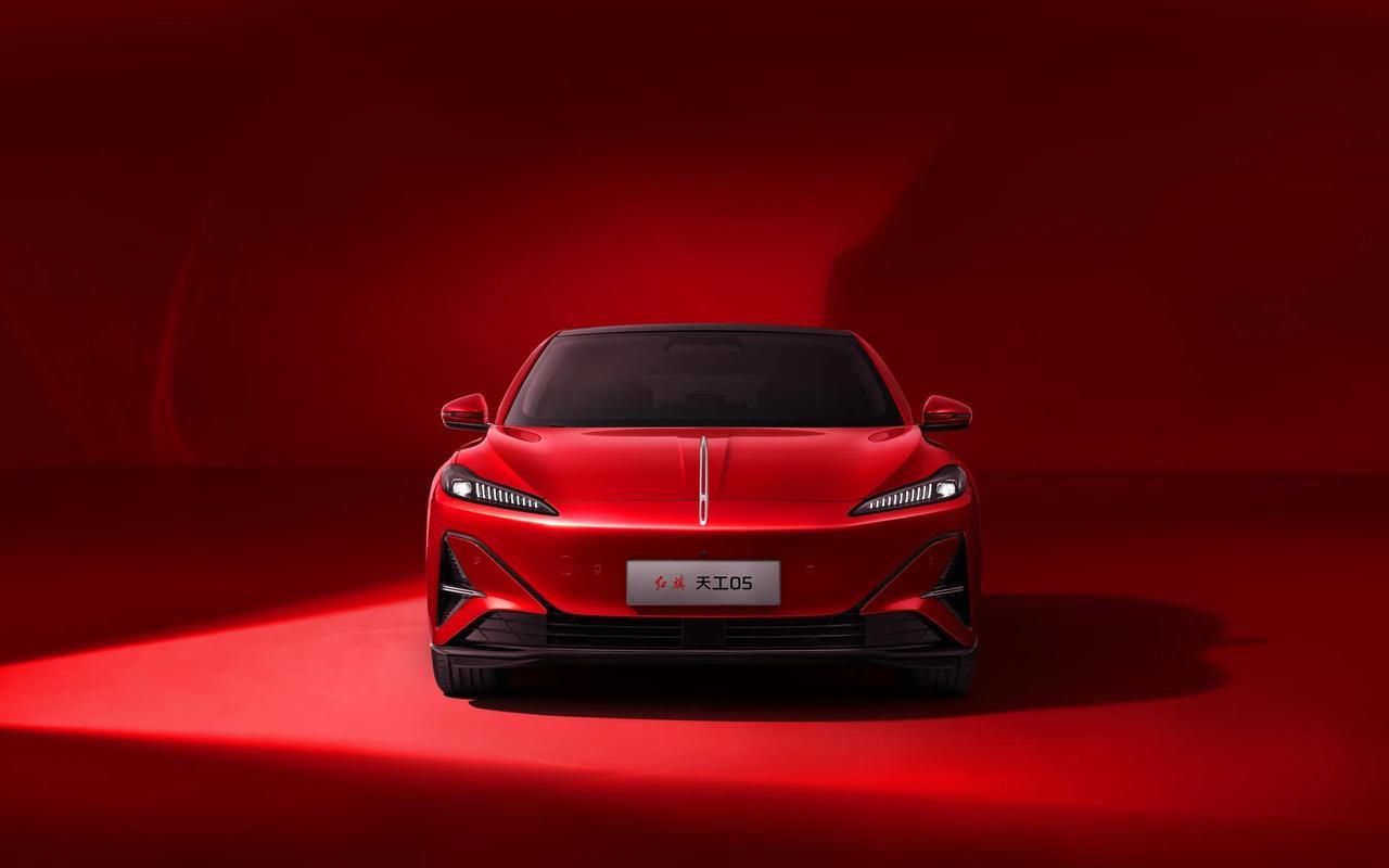 中国六大国有车企：1、一汽——央企，品牌：红旗、天工；2、东风——央企，品牌