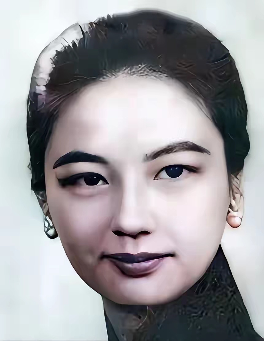 她是抗战时期中国最美女特工，却惨遭日军非人酷刑，双腿生生折断，双眼被石灰水烧瞎，却始终坚贞不屈，体现