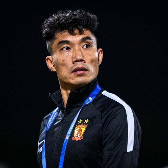 2026中超大胆预测：谁先下课+谁要降级大胆预测今年中超最先下课的主教练是青岛