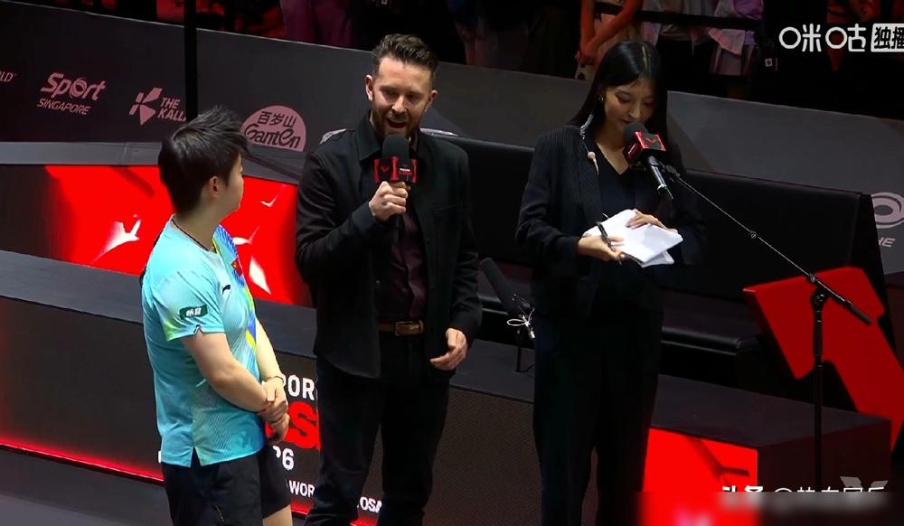 孙颖莎在绝境中被裁判偷走一分，眼看冠军拱手让人，结果她竟笑了！乒乓球亚洲杯