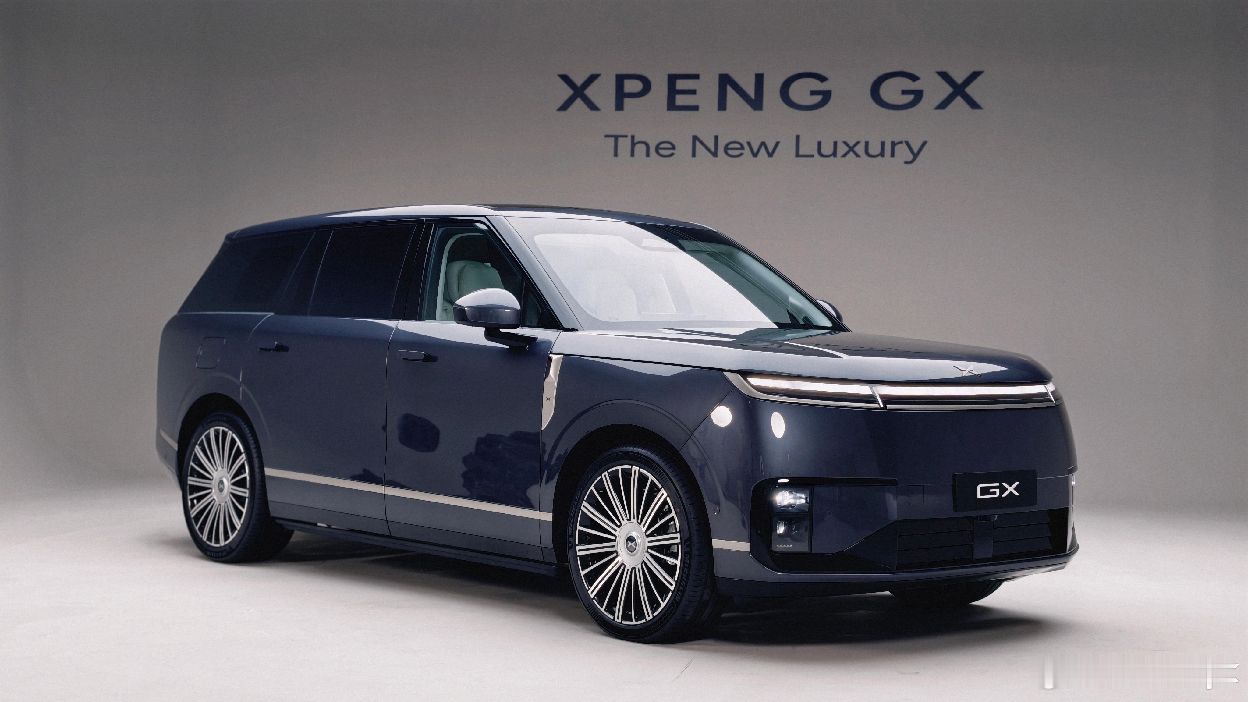 小鹏GX后备箱空间第一次看见是给了我比较大冲击力的可以毫不夸张的说就是同级最大的