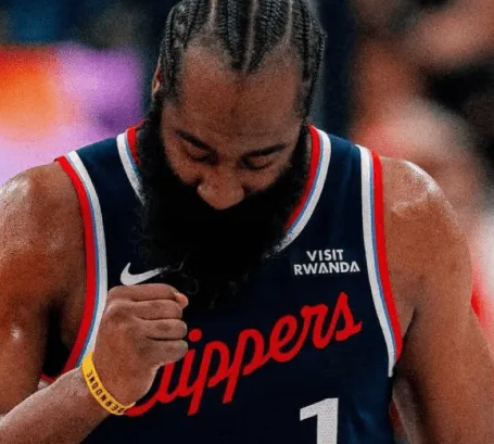 快船不太可能交易詹姆斯-哈登或科怀-伦纳德。媒体说道：“史蒂夫-鲍尔默这个人，