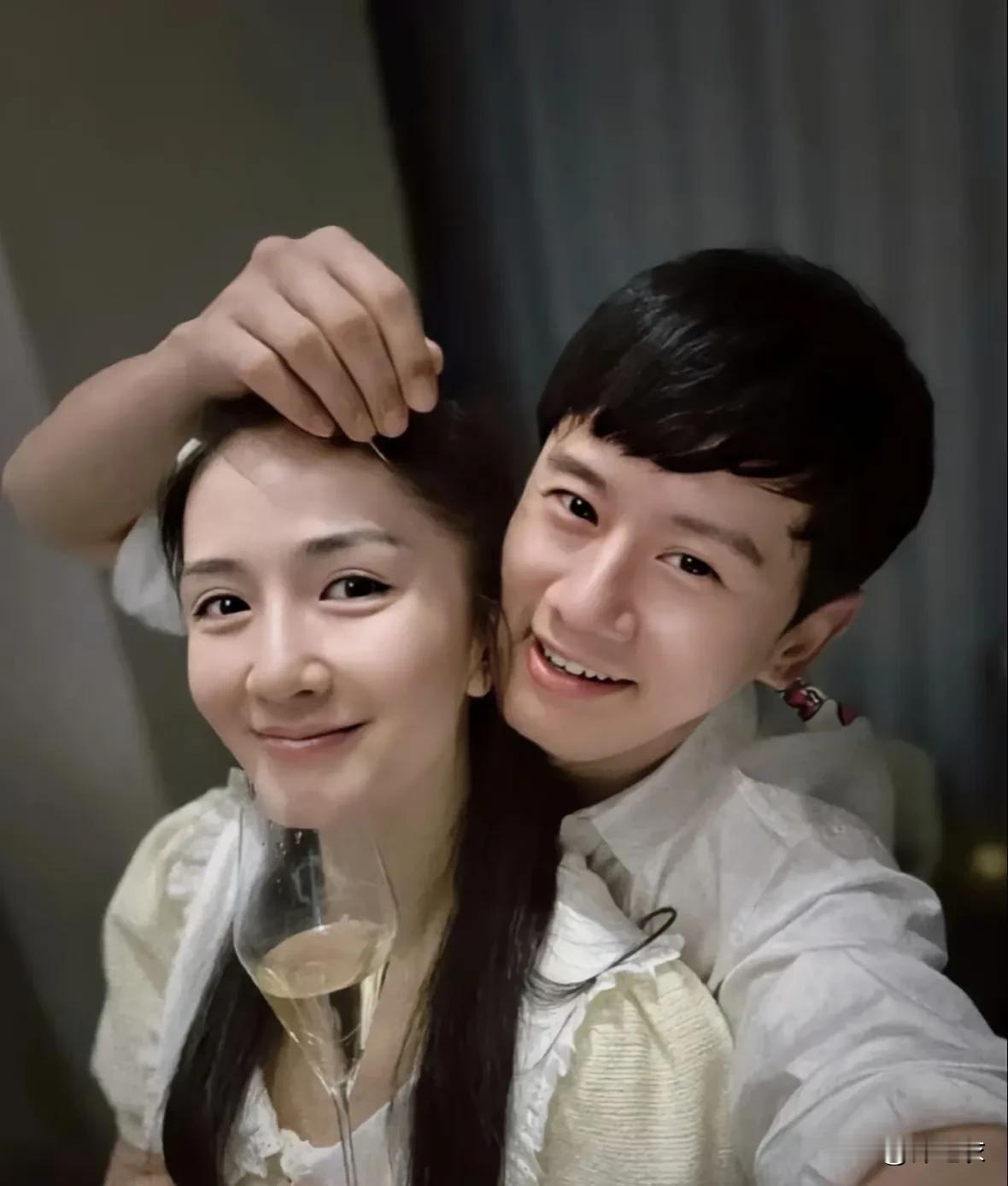 张杰过激粉丝抵制谢娜的理由是因为当年是粉丝花钱给张杰解约的，谢娜没出钱，所以她没