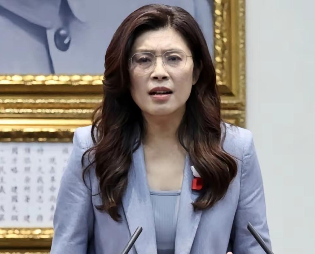 纽约时报真会给郑丽文挖坑，在今天蓝营国民党的记者会上，纽约时报记者问郑丽文，为什