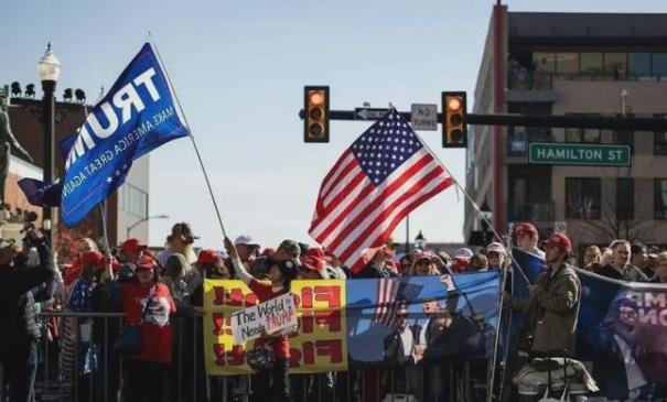 台湾其实也是中国的一张牌！台湾就在那里，搬不走，统不统一，什么时候统一，主动权在