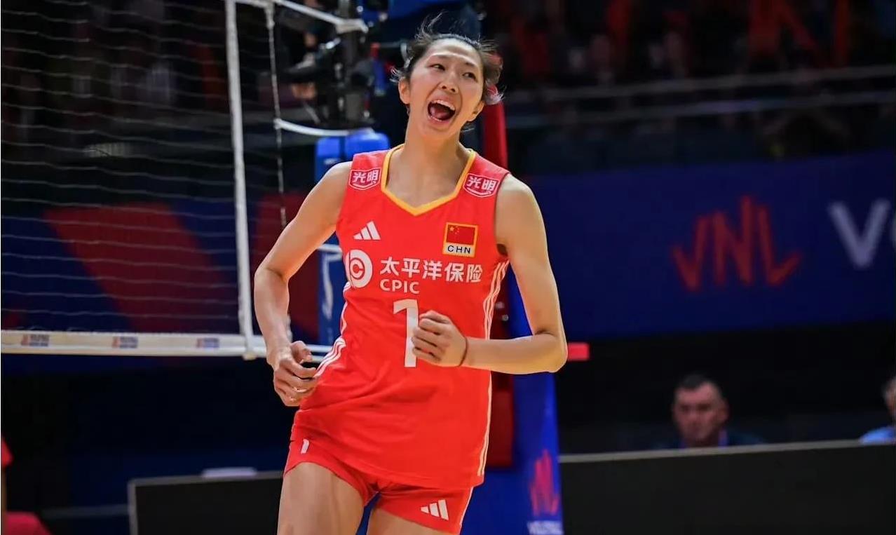 吴梦洁全场最高25分，第一局单局10分，15扣10中0失误1被拦，全场43扣