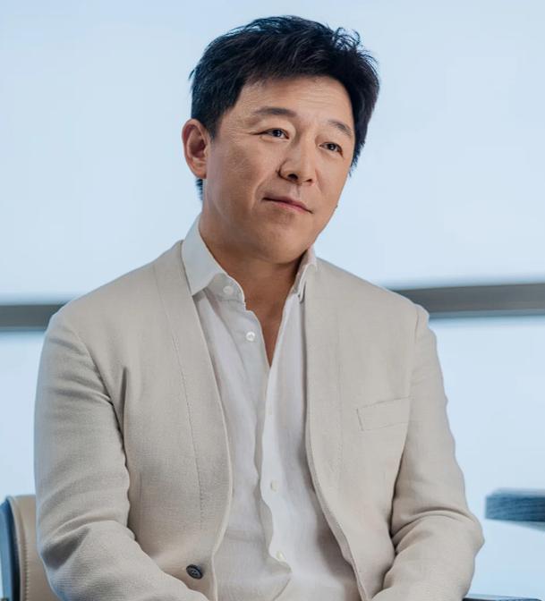 电影《群星闪耀时》突然撤档后。此时最尴尬的不是主演吴磊。也不是为电影