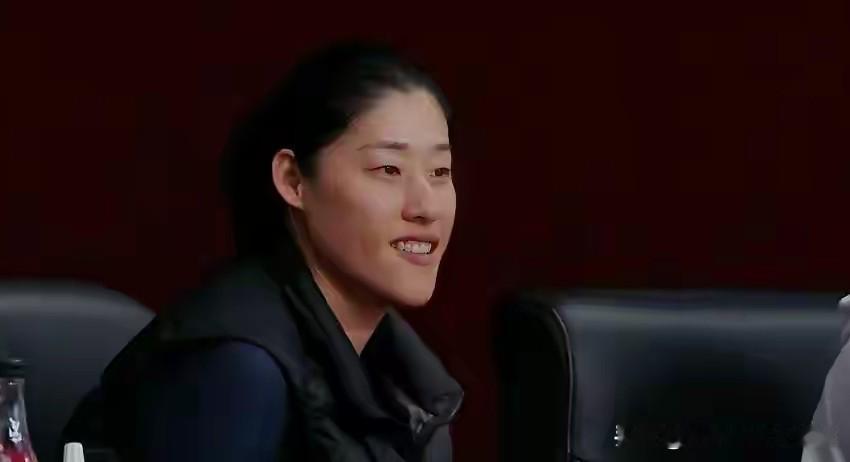 刘晓彤，曾春蕾乐开了花，北京女排让2追3战胜山东女排，实现惊天大逆转，赛后现场观