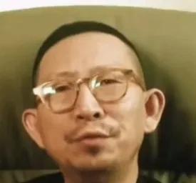 丁太升的点评并非一无是处乐评人丁太升不太受歌手欢迎，原因在于他很少去赞扬歌手的